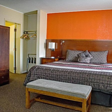 America'S Best Inn And Suites אמפוריה מראה חיצוני תמונה