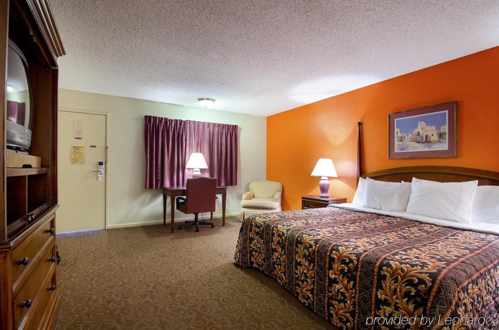 America'S Best Inn And Suites אמפוריה מראה חיצוני תמונה