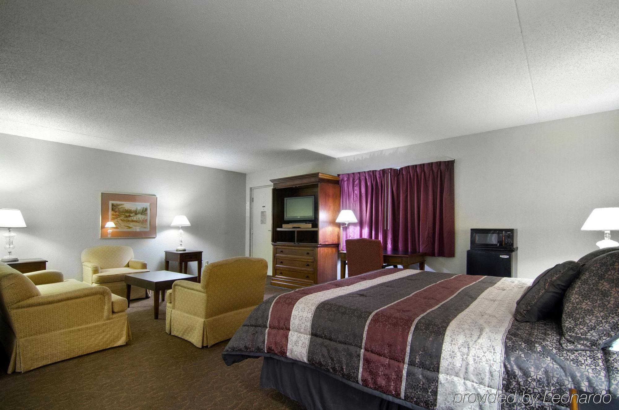 America'S Best Inn And Suites אמפוריה מראה חיצוני תמונה