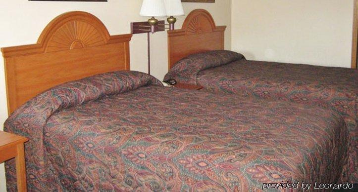 America'S Best Inn And Suites אמפוריה מראה חיצוני תמונה