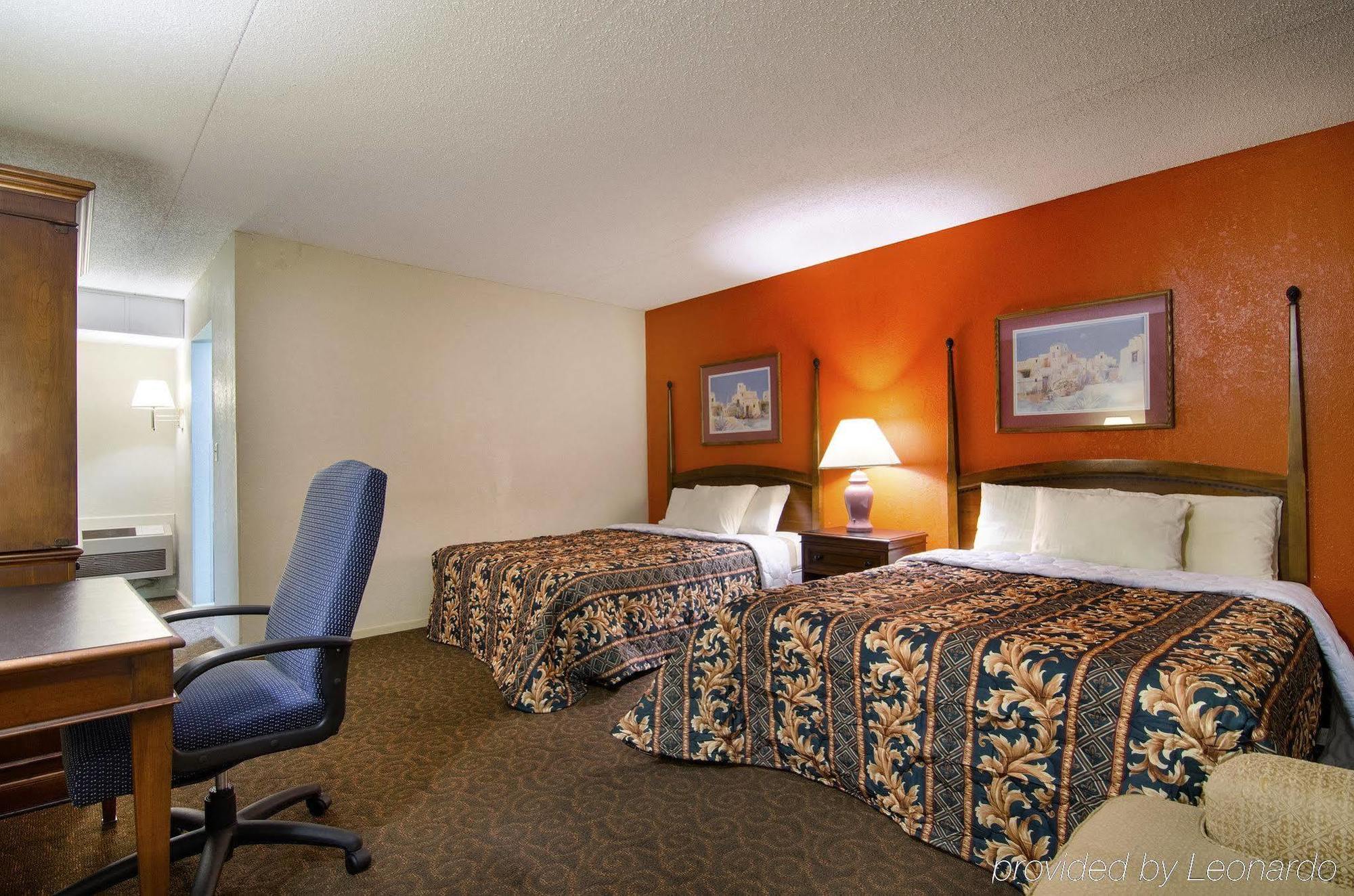 America'S Best Inn And Suites אמפוריה מראה חיצוני תמונה