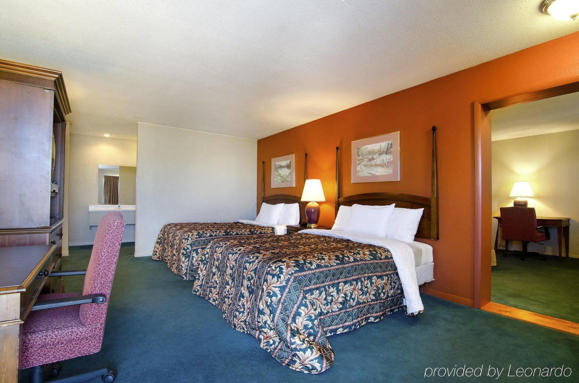 America'S Best Inn And Suites אמפוריה מראה חיצוני תמונה