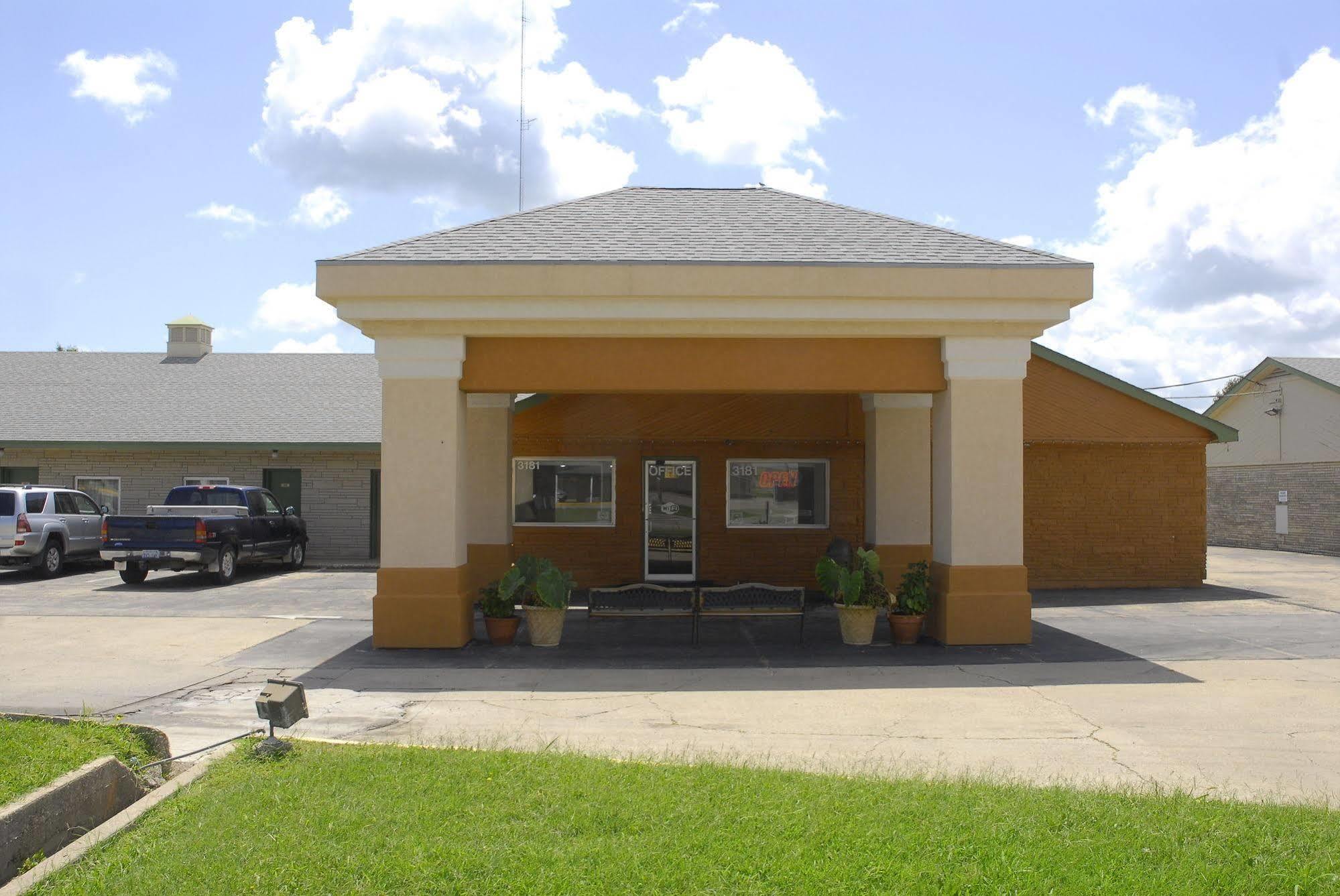America'S Best Inn And Suites אמפוריה מראה חיצוני תמונה