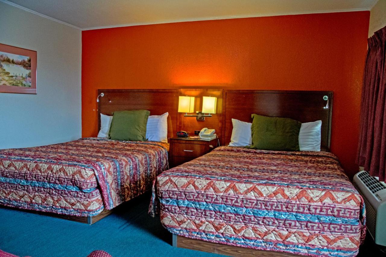 America'S Best Inn And Suites אמפוריה מראה חיצוני תמונה
